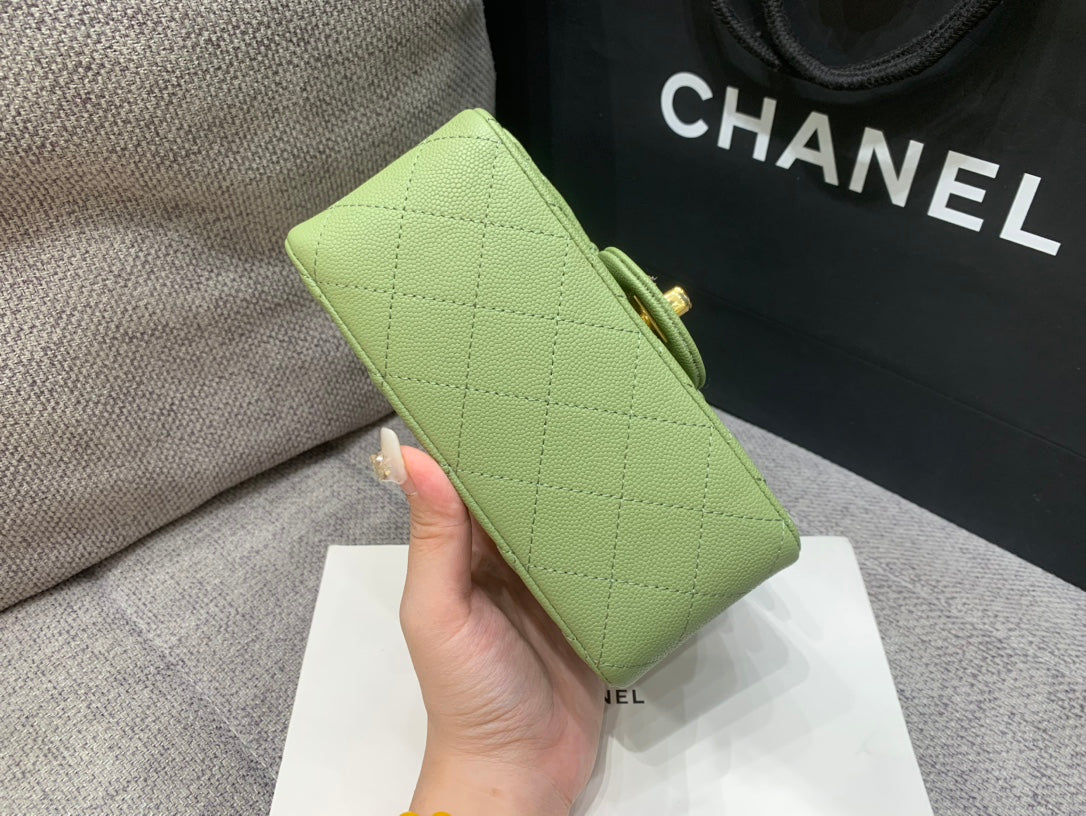 MINI SAC À RABAT CARRÉ 17 CM VERT CAVIAR QUINCAILLERIE OR