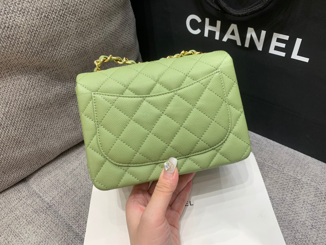 MINI SAC À RABAT CARRÉ 17 CM VERT CAVIAR QUINCAILLERIE OR