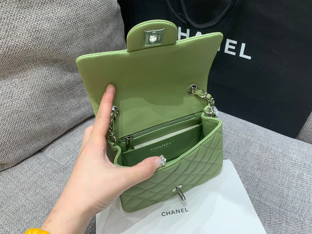 ミニスクエアフラップバッグ 17cm グリーンキャビア シルバー金具