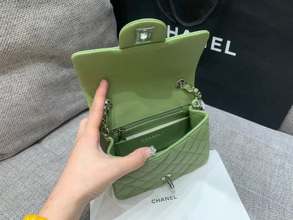 ミニスクエアフラップバッグ 17cm グリーンキャビア シルバー金具