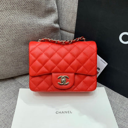 MINI SAC À RABAT CARRÉ 17CM ROUGE CAVIAR QUINCAILLERIE ARGENTÉE
