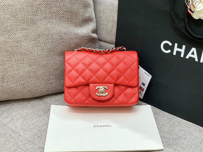 MINI SAC À RABAT CARRÉ 17CM ROUGE CAVIAR QUINCAILLERIE ARGENTÉE