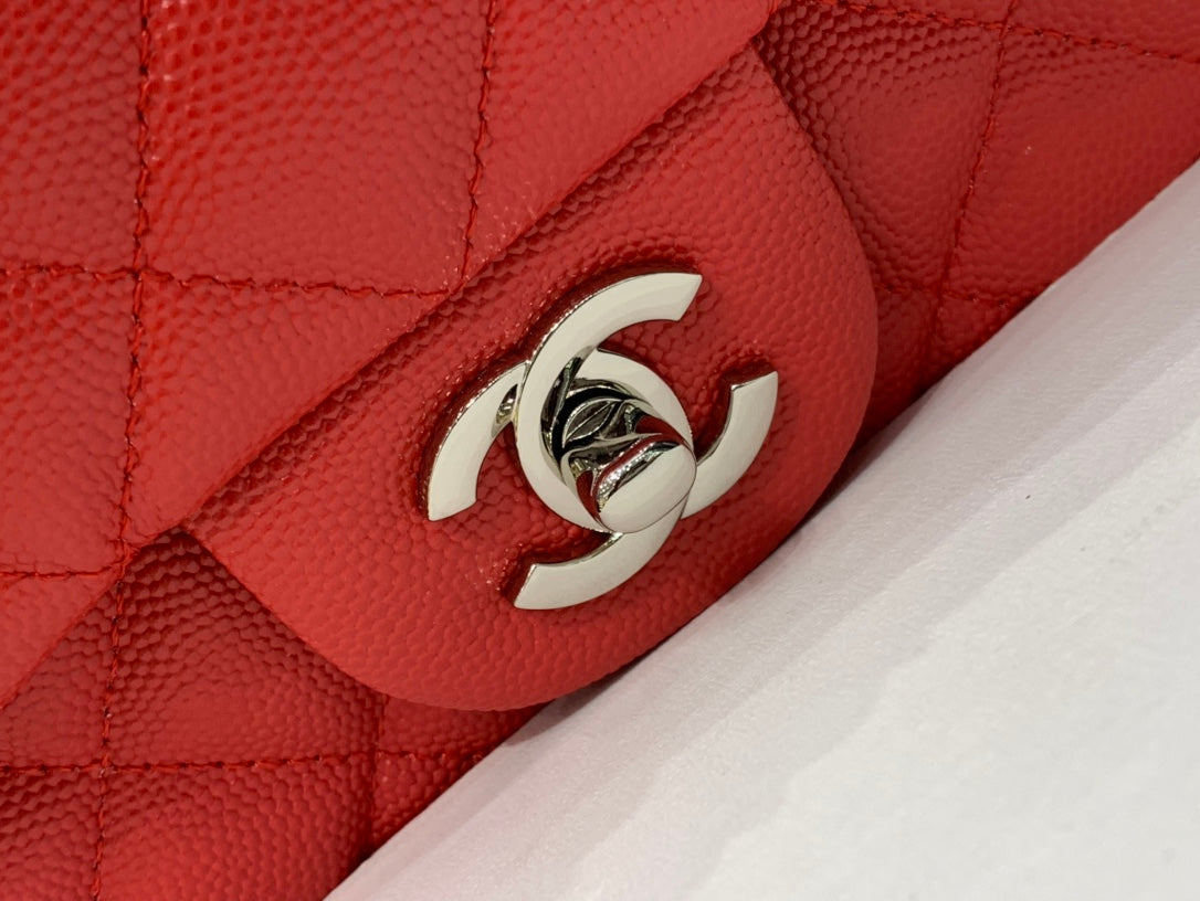 MINI SAC À RABAT CARRÉ 17CM ROUGE CAVIAR QUINCAILLERIE ARGENTÉE