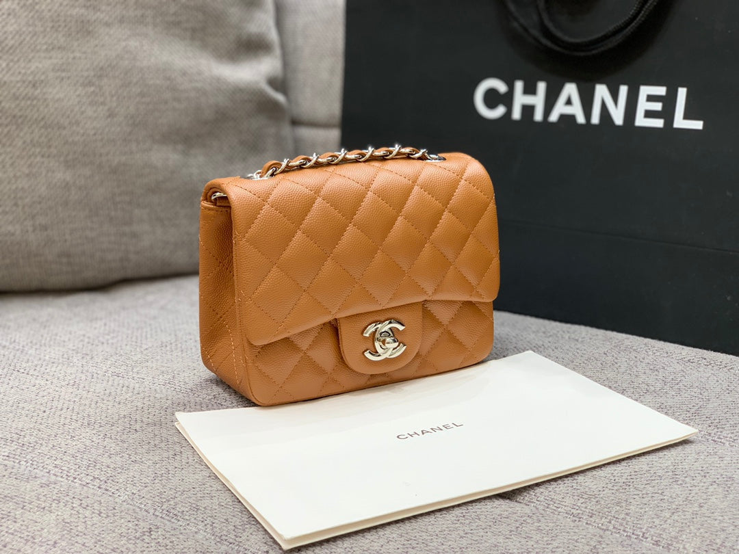 ミニスクエアフラップバッグ 17cm ブラウンキャビアシルバー金具