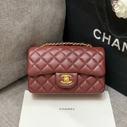 MINI SAC À RABAT RECTANGLE 20 CM CUIR D'AGNEAU BORDEAUX QUINCAILLERIE DORÉE
