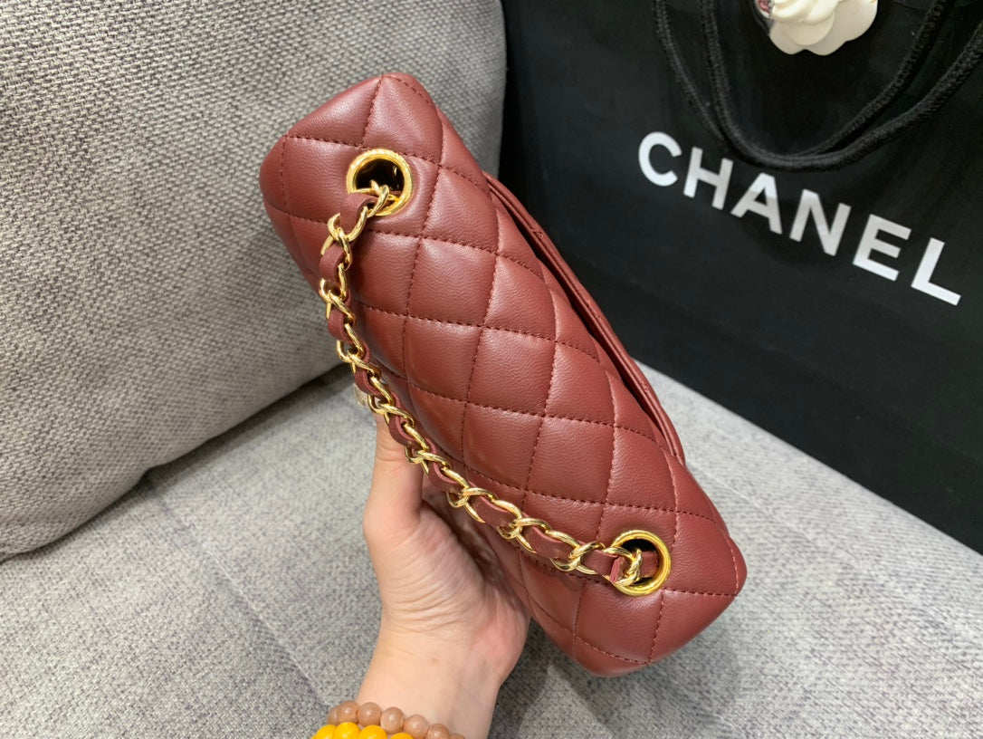 MINI SAC À RABAT RECTANGLE 20 CM CUIR D'AGNEAU BORDEAUX QUINCAILLERIE DORÉE
