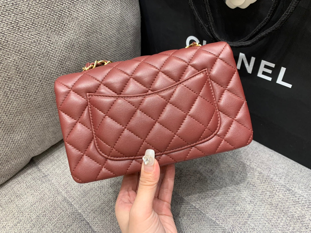 MINI SAC À RABAT RECTANGLE 20 CM CUIR D'AGNEAU BORDEAUX QUINCAILLERIE DORÉE