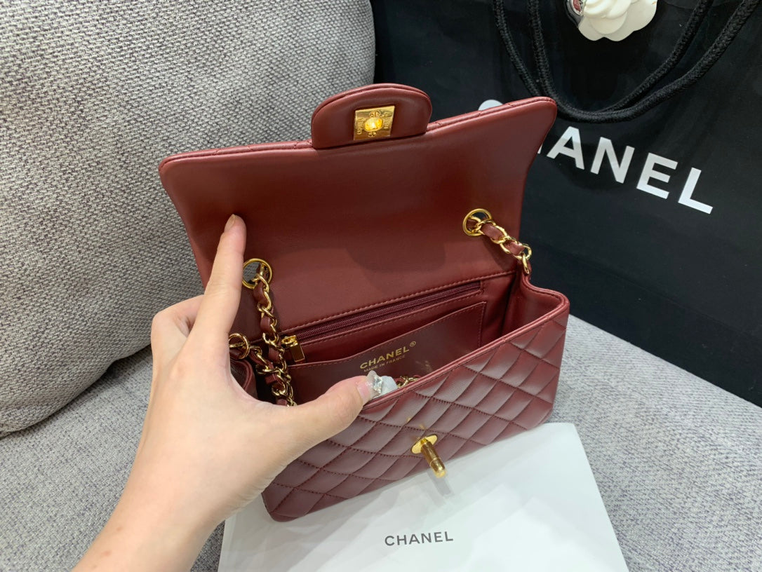 MINI SAC À RABAT RECTANGLE 20 CM CUIR D'AGNEAU BORDEAUX QUINCAILLERIE DORÉE