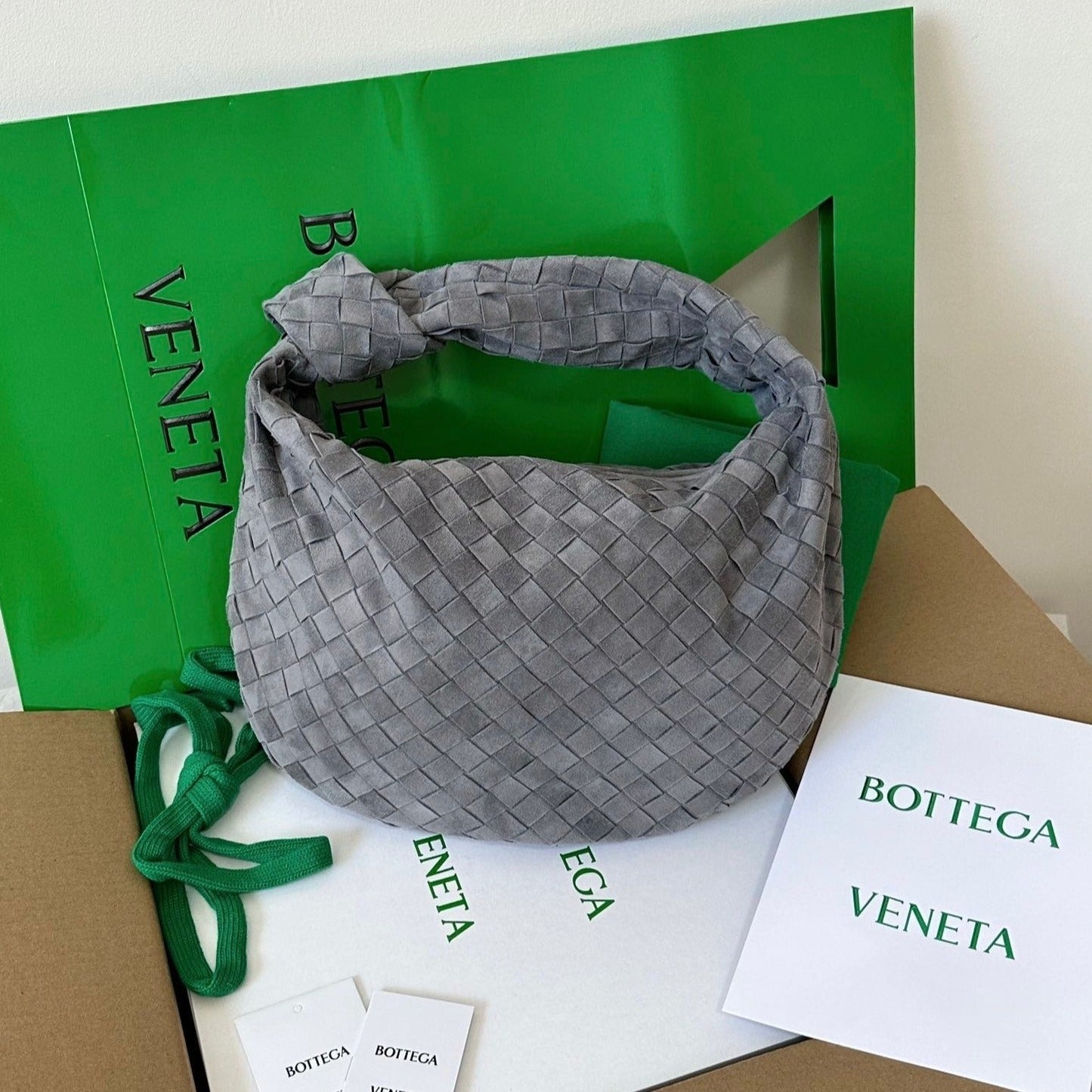 BV TEEN JODIE 36CM CUIR DAIM GRIS 