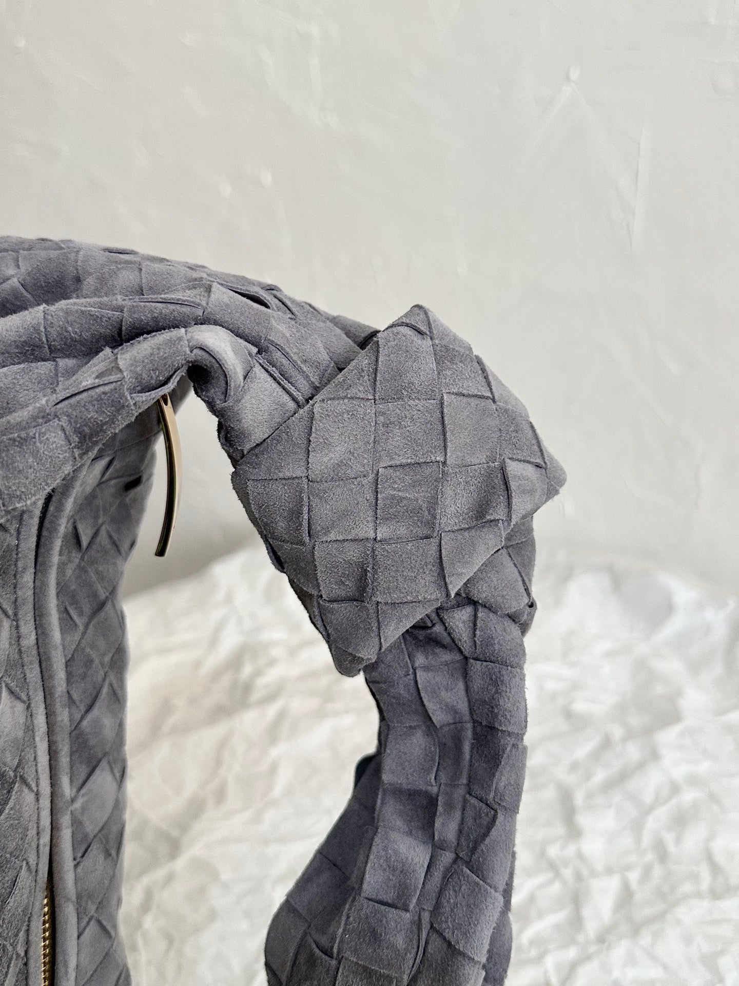 BV TEEN JODIE 36CM CUIR DAIM GRIS 