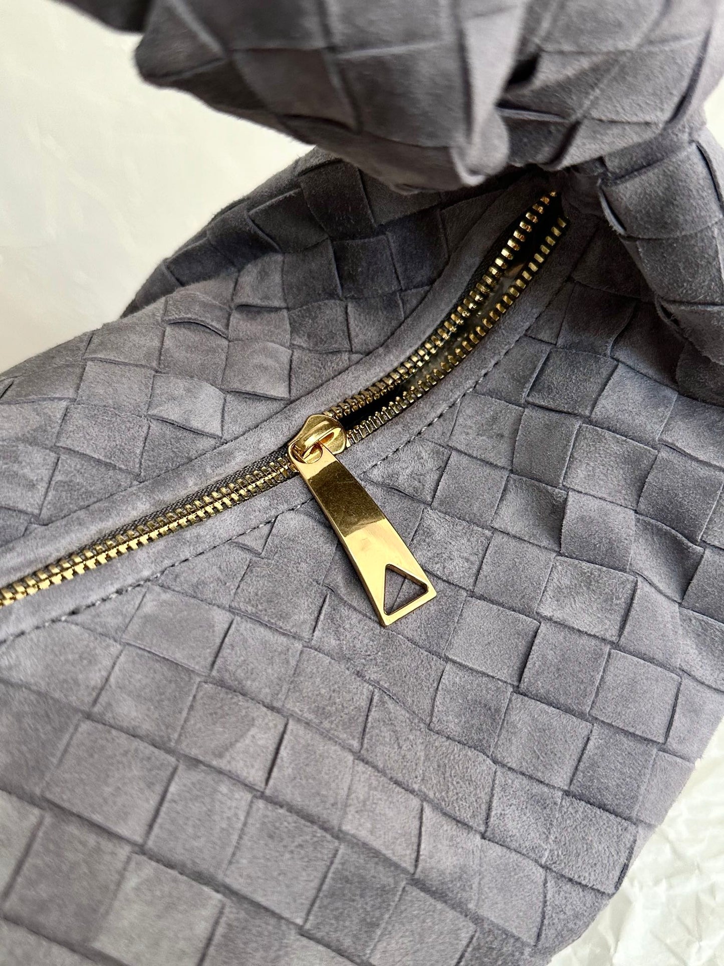 BV TEEN JODIE 36CM CUIR DAIM GRIS 