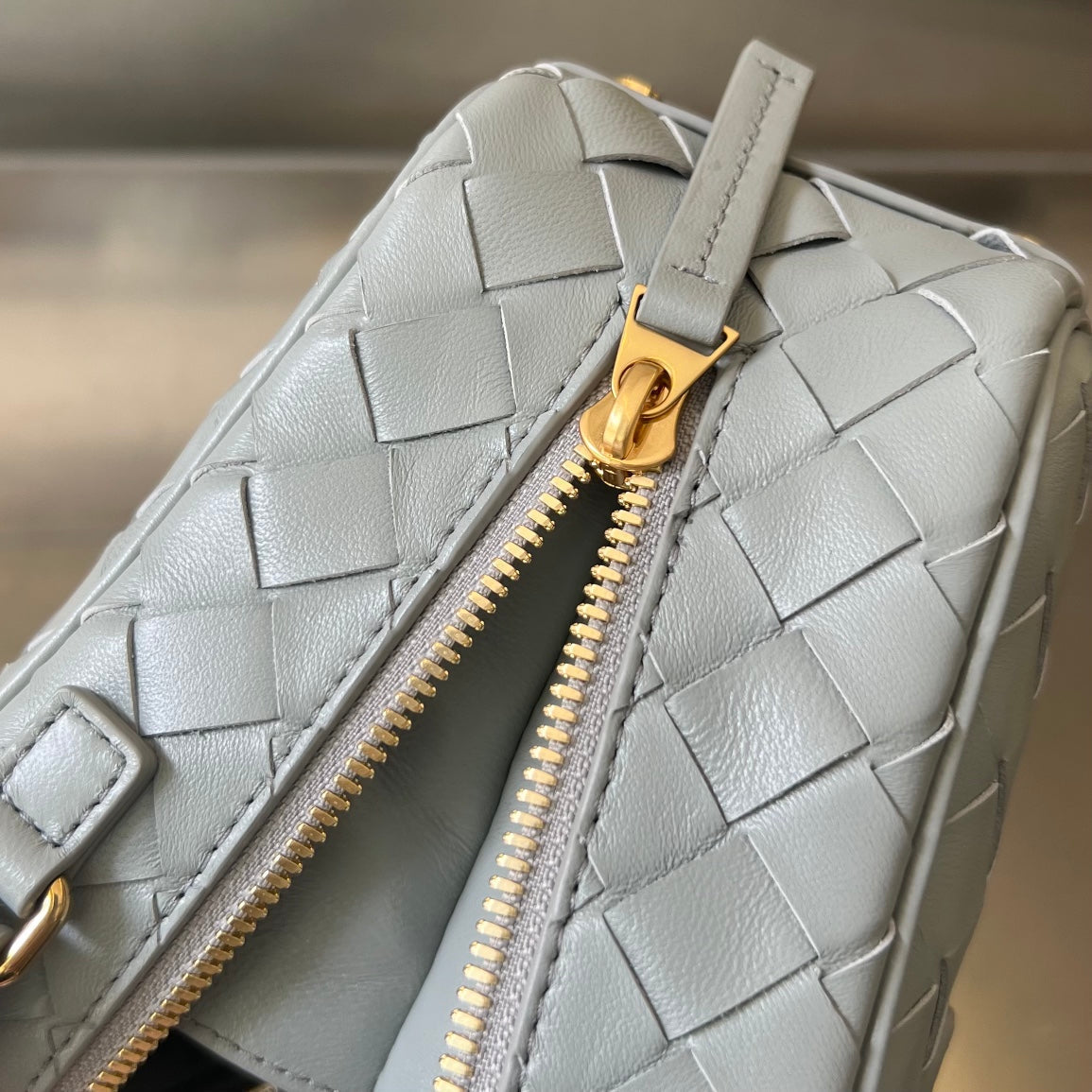 BV GETAWAY PETIT 23CM CUIR D'AGNEAU GRIS 