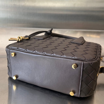 BV GETAWAY PETIT 23CM PEAU D'AGNEAU CHOCOLAT 