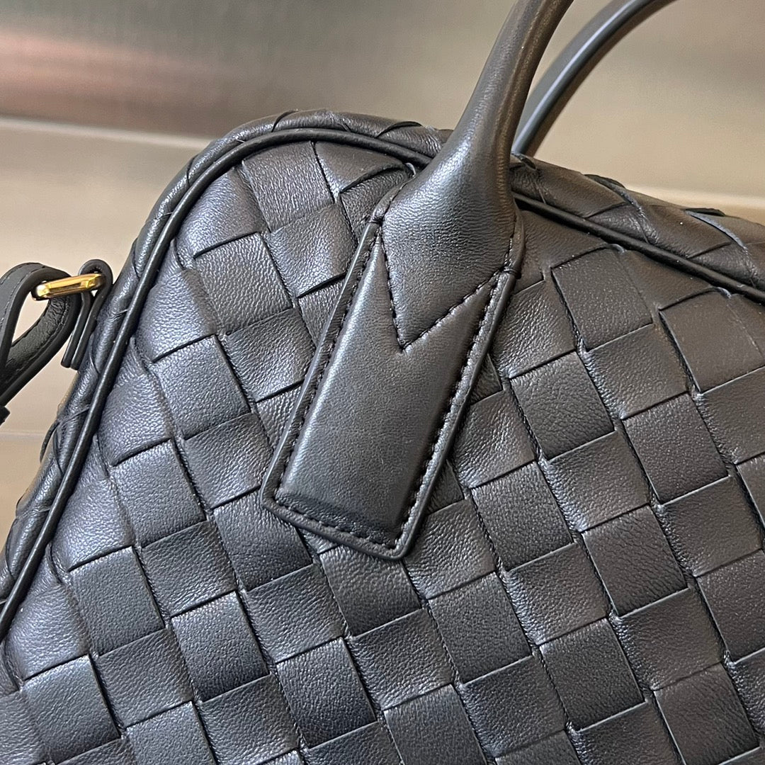 BV ゲッタウェイ スモール 23cm ブラック ラムスキン