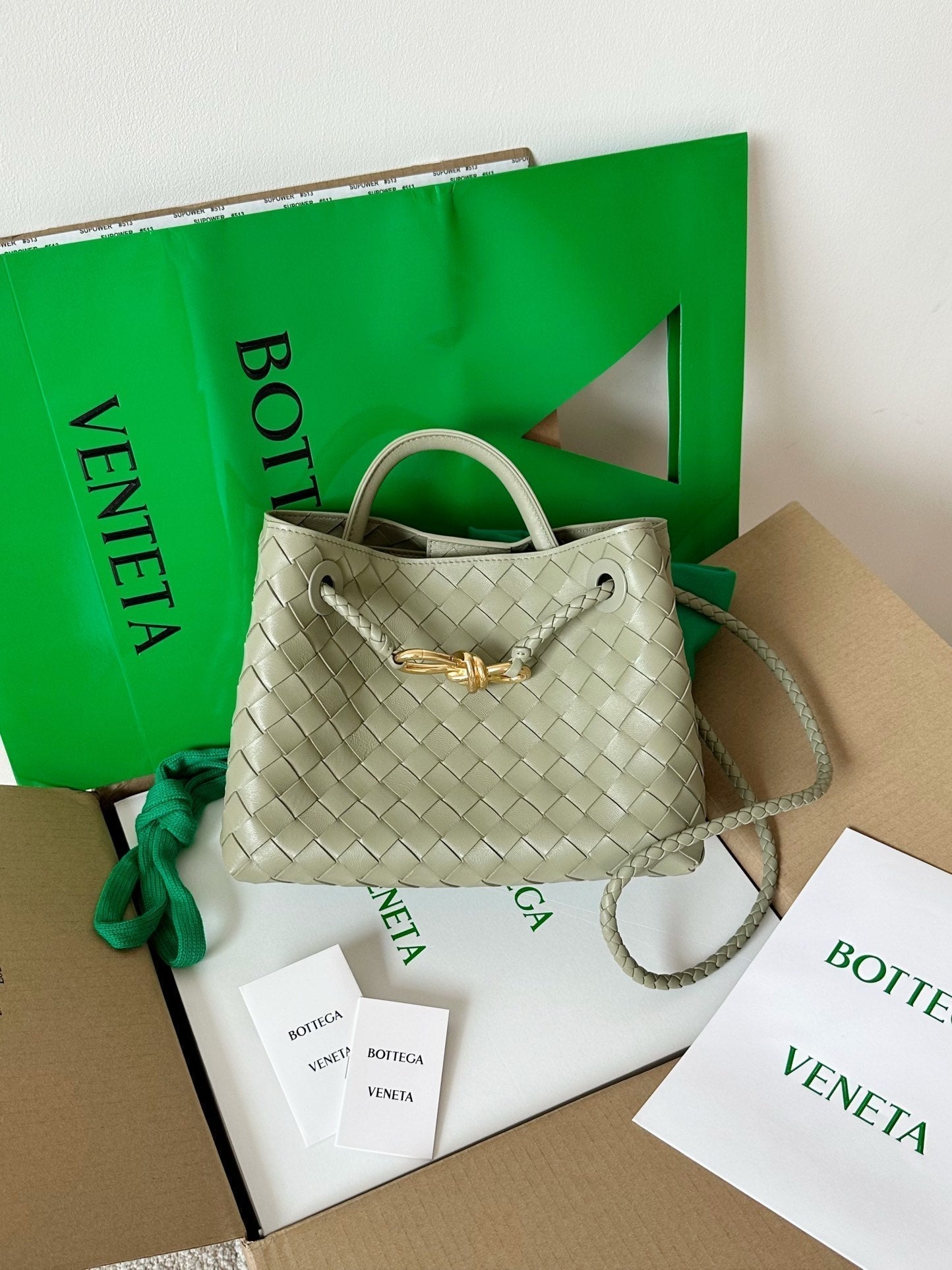 BV PETIT ANDIAMO 25CM CUIR D'AGNEAU VERT CLAIR 