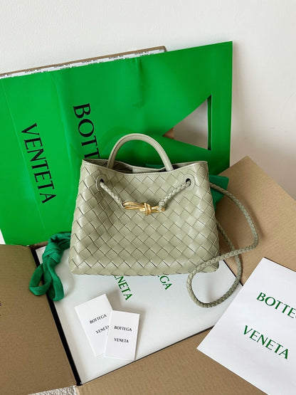 BV PETIT ANDIAMO 25CM CUIR D'AGNEAU VERT CLAIR 