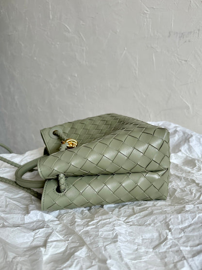 BV PETIT ANDIAMO 25CM CUIR D'AGNEAU VERT CLAIR 