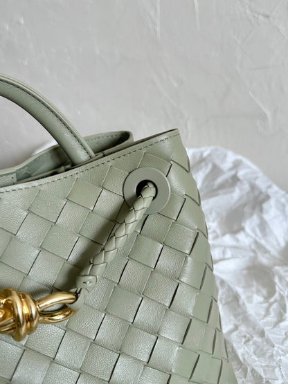BV PETIT ANDIAMO 25CM CUIR D'AGNEAU VERT CLAIR 