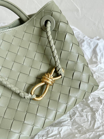 BV PETIT ANDIAMO 25CM CUIR D'AGNEAU VERT CLAIR 