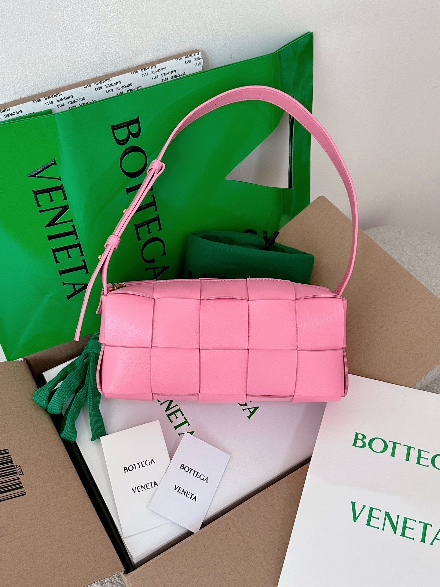 BV PETITE BRIQUE 24CM PEAU D'AGNEAU ROSE 