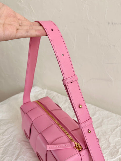 BV PETITE BRIQUE 24CM PEAU D'AGNEAU ROSE 