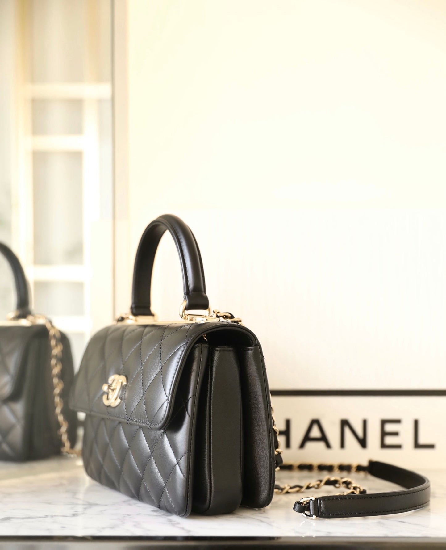 CC TRENDY 20CM CUIR D'AGNEAU NOIR QUINCAILLERIE DORÉ