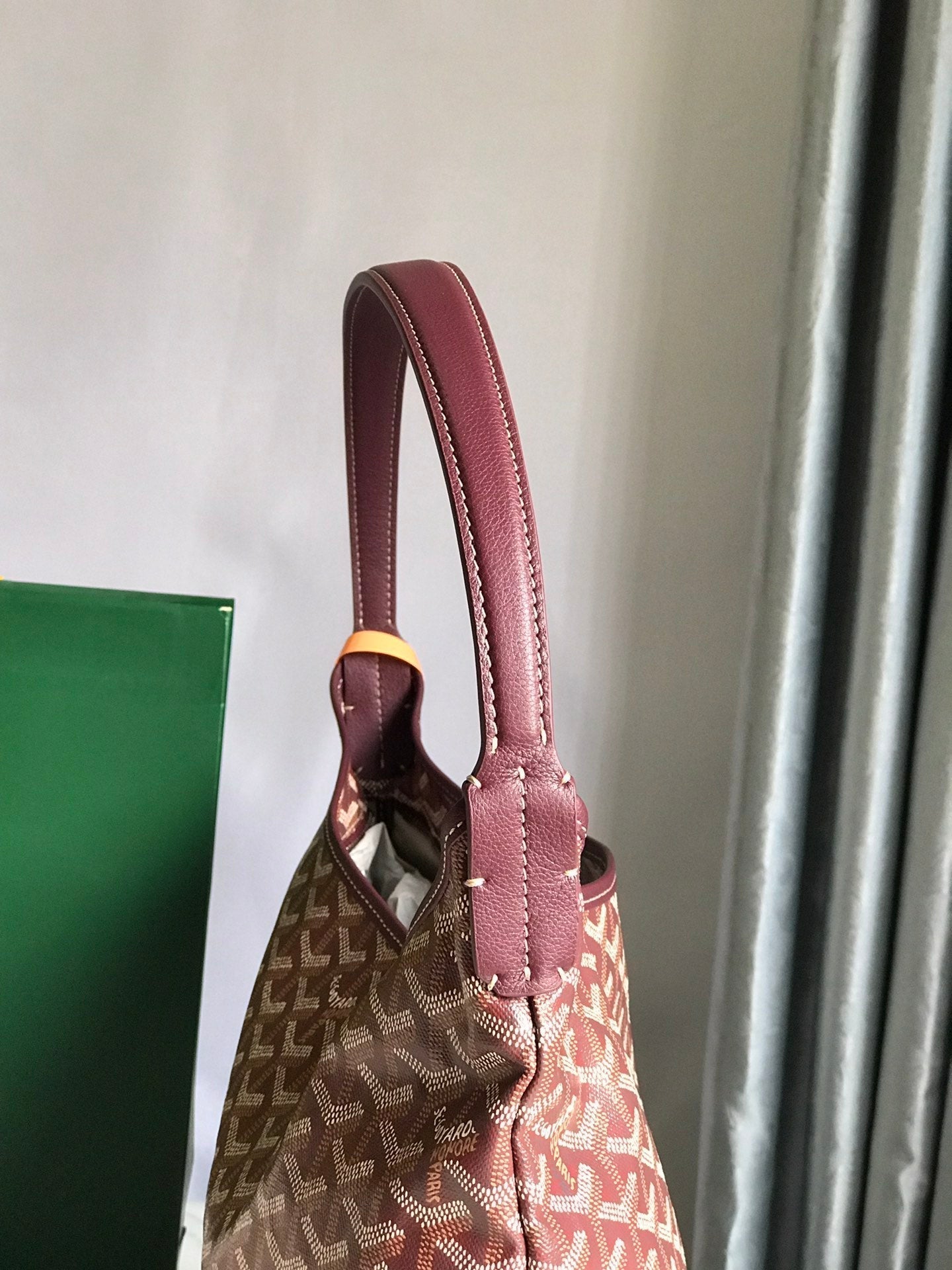ホーボー ボエム 42cm レッド キャンバス