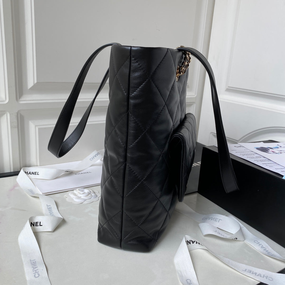 Sac fourre-tout CC 19 33 cm en cuir d'agneau noir et matériel doré