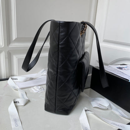 Sac fourre-tout CC 19 33 cm en cuir d'agneau noir et matériel doré