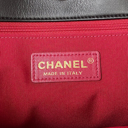 Sac fourre-tout CC 19 33 cm en cuir d'agneau noir et matériel doré