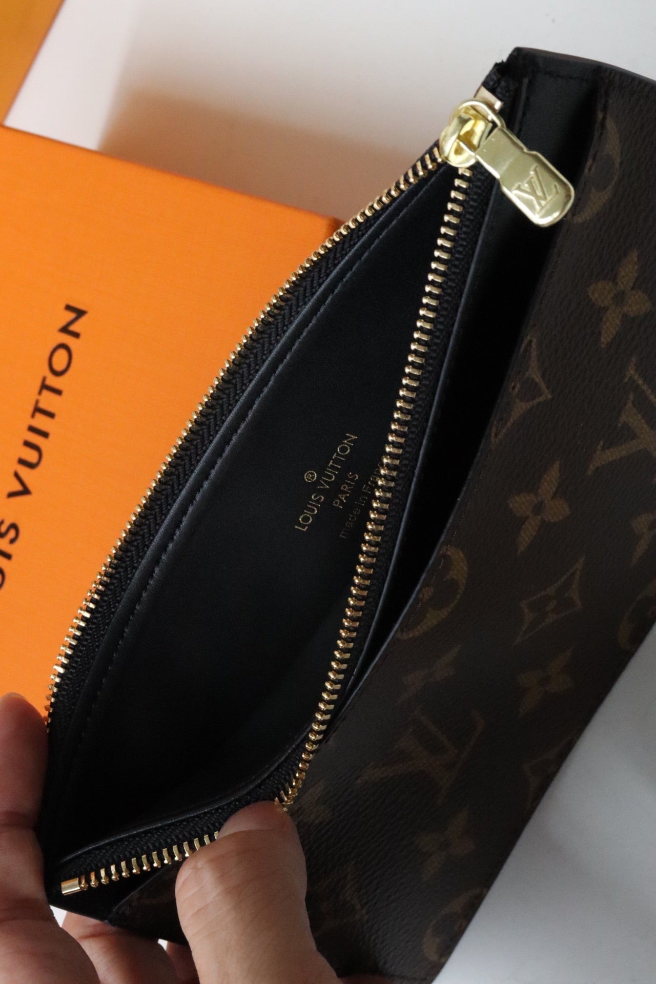 LV スリム パース モノグラム キャンバス 20cm