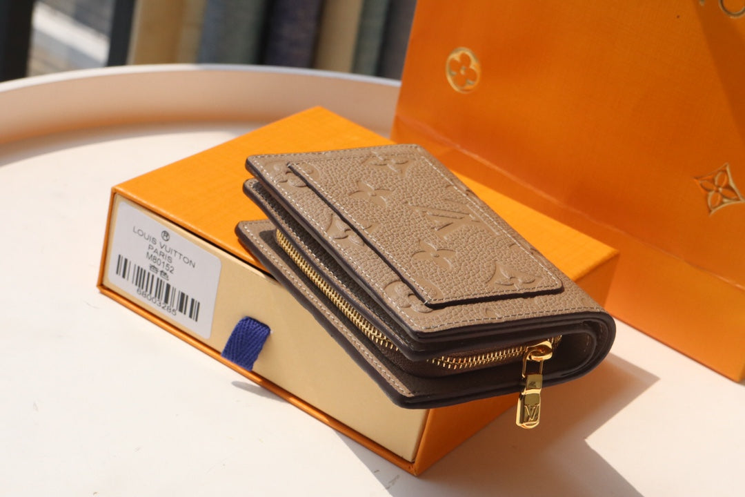PORTEFEUILLE CLEA 12CM CUIR EMPREINTE MONOGRAMME BEIGE