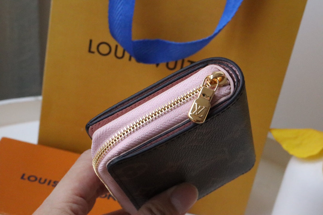 PORTEFEUILLE LOU 11,5 CM EN TOILE MONOGRAMME MARRON ROSE