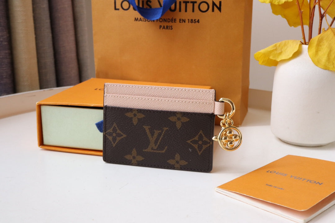 PORTE-CARTES CHARM EN TOILE MONOGRAMME MARRON ROSE