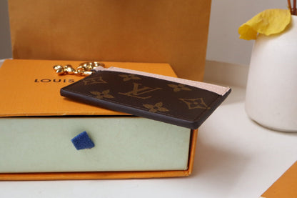 PORTE-CARTES CHARM EN TOILE MONOGRAMME MARRON ROSE