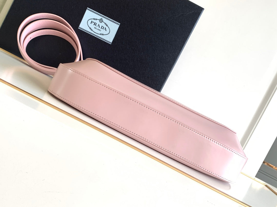 SAC À BANDOULIÈRE EN CUIR BROSSÉ ROSE CLEO 30 