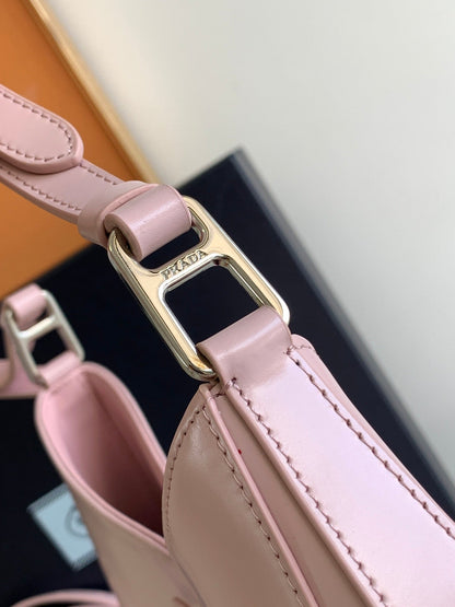 SAC À BANDOULIÈRE EN CUIR BROSSÉ ROSE CLEO 30 