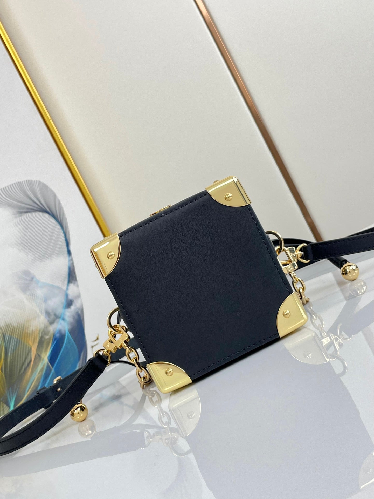 SAC À MAIN NOE 11,5 NANO CHARM EN CUIR DE VEAU NOIR 