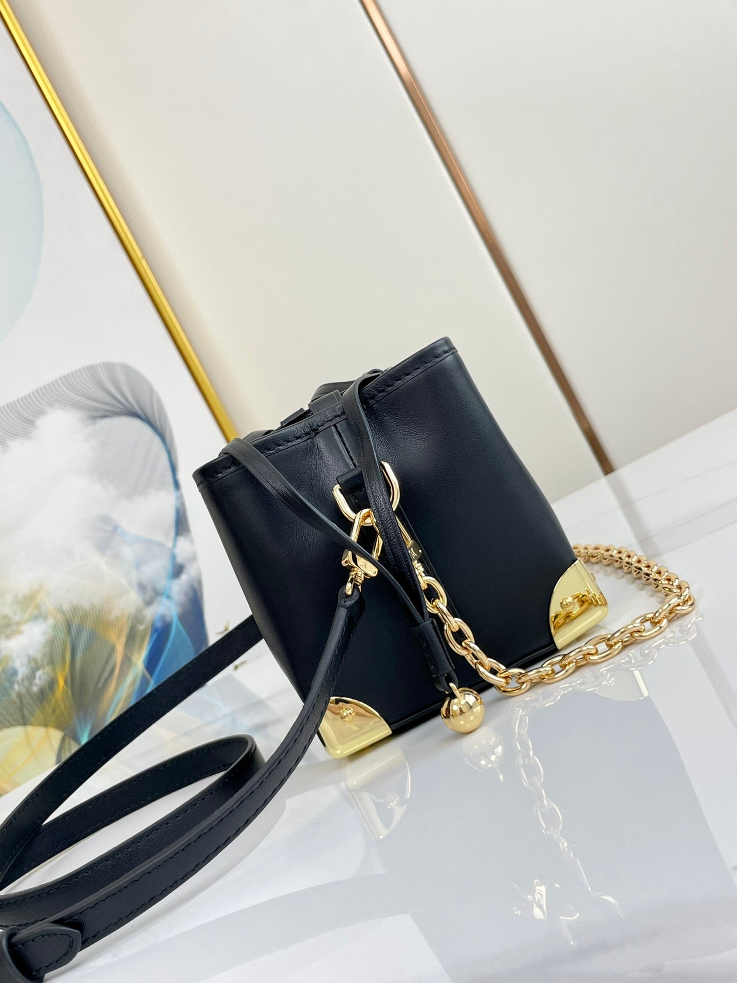 SAC À MAIN NOE 11,5 NANO CHARM EN CUIR DE VEAU NOIR 