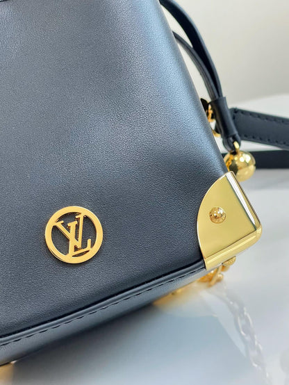 SAC À MAIN NOE 11,5 NANO CHARM EN CUIR DE VEAU NOIR 