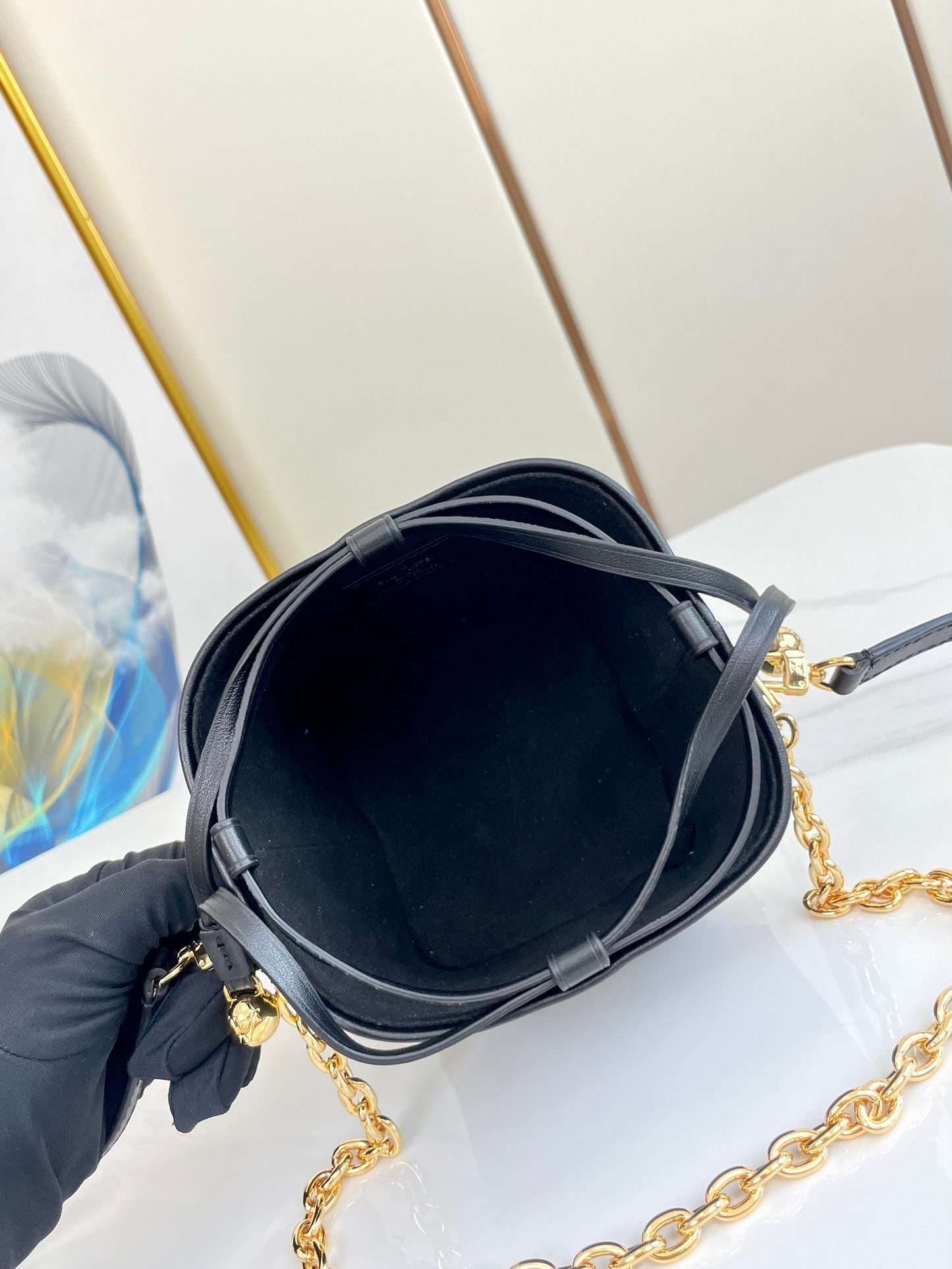 SAC À MAIN NOE 11,5 NANO CHARM EN CUIR DE VEAU NOIR 