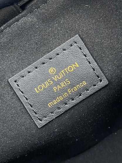 SAC À MAIN NOE 11,5 NANO CHARM EN CUIR DE VEAU NOIR 