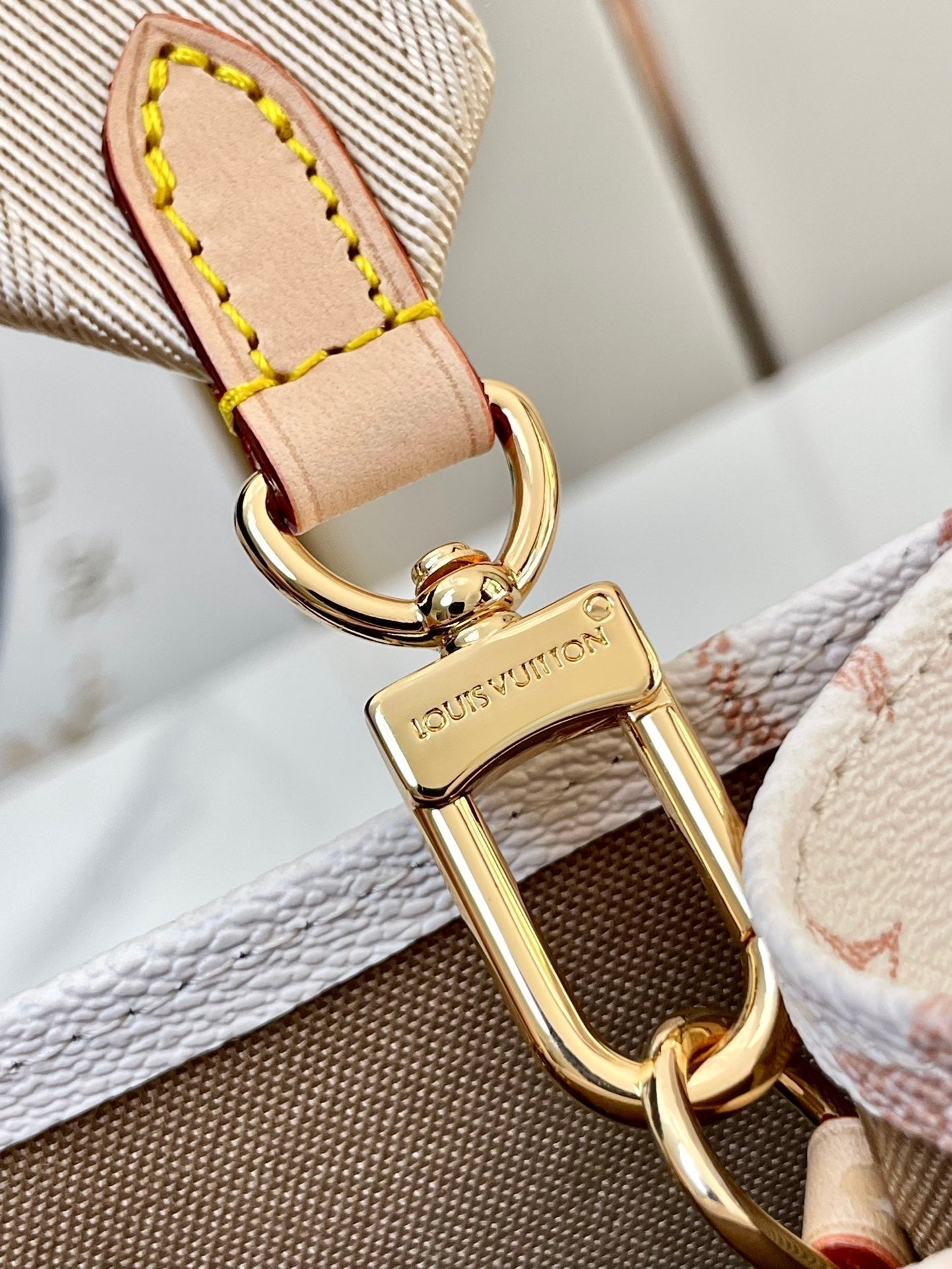 ONTHEGO 25 TOILE MONOGRAMME BLANC MARRON 