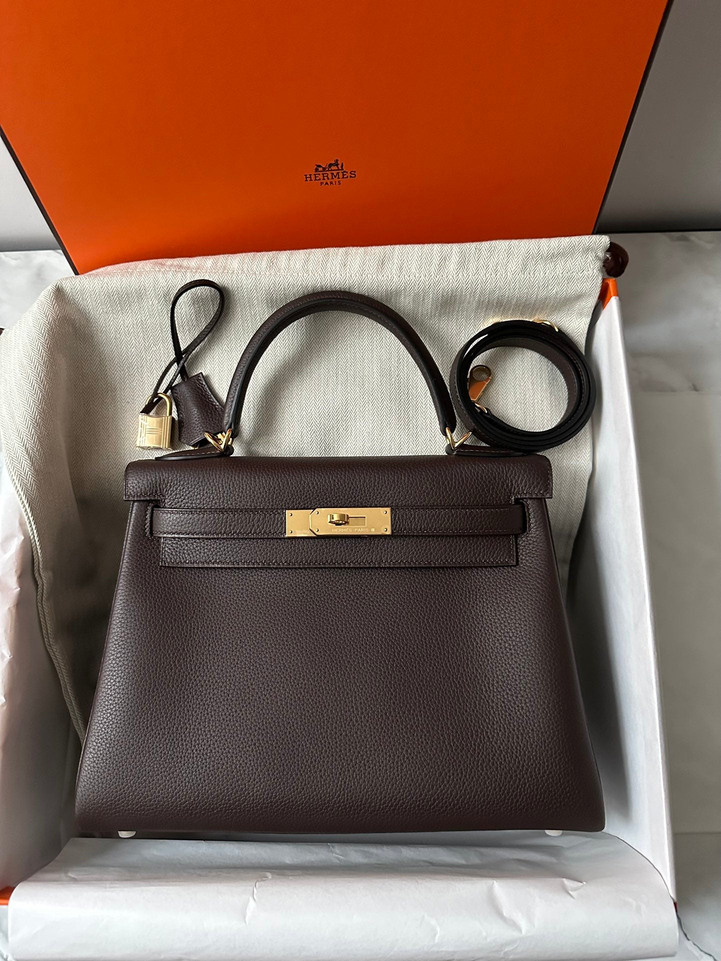 HM ケリー 28cm チョコレート トーゴ ゴールド金具