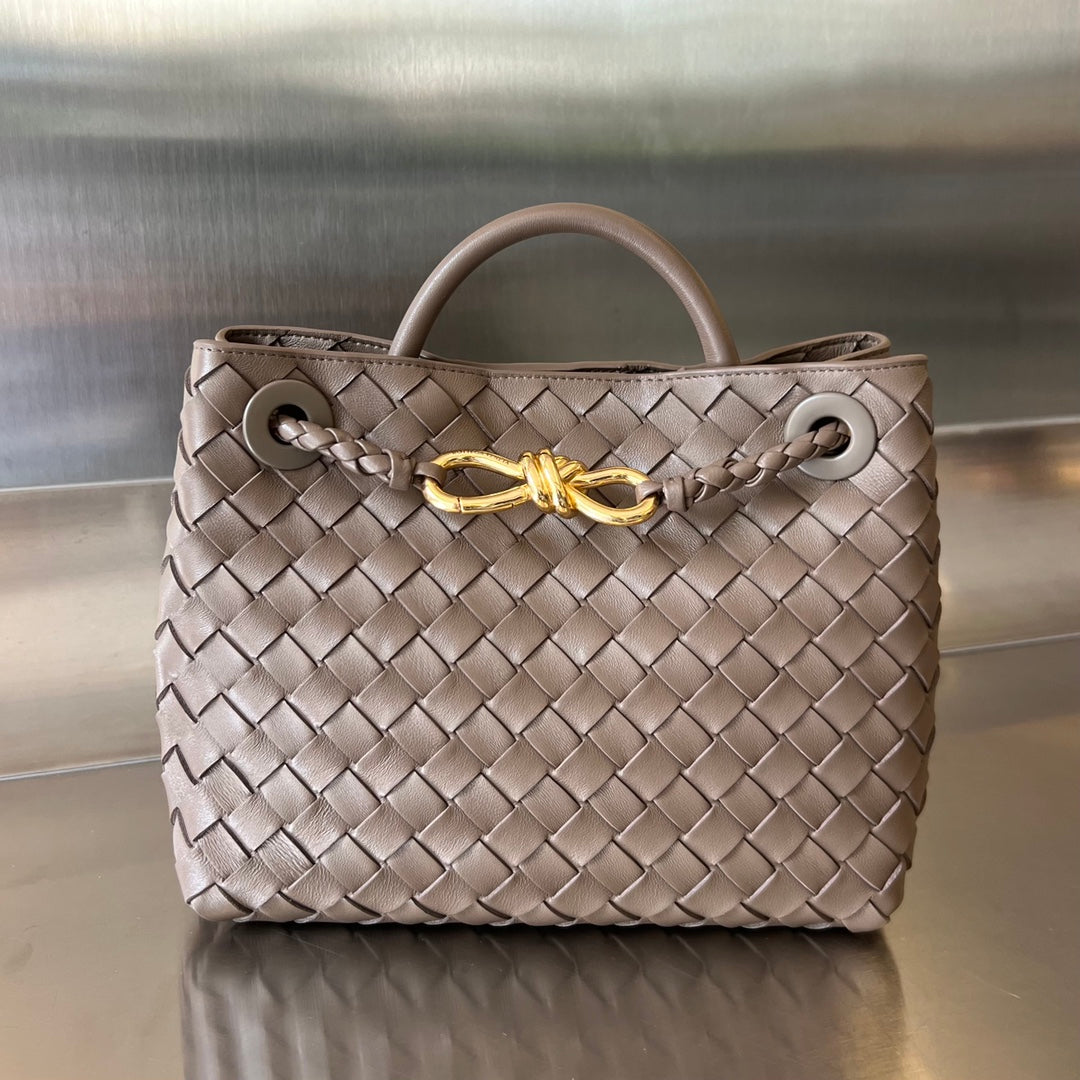BV スモール アンダモ 25cm チョコレート ラムスキン