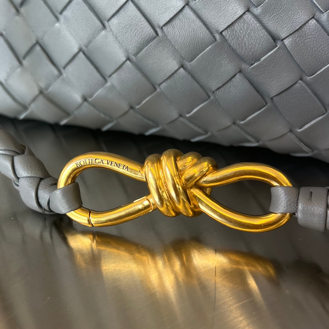 BV MEDIUM ANDIAMO 32CM CUIR D'AGNEAU GRIS FONCÉ 