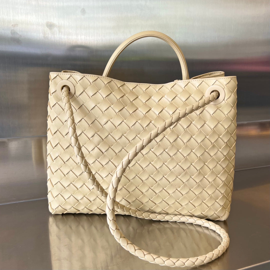 BV MEDIUM ANDIAMO 32CM PEAU D'AGNEAU BEIGE