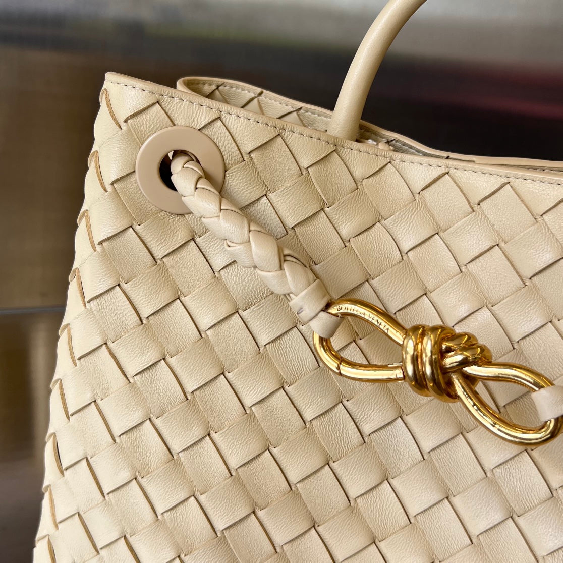BV MEDIUM ANDIAMO 32CM PEAU D'AGNEAU BEIGE