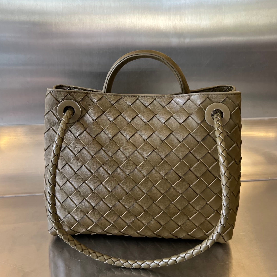 BV PETIT ANDIAMO 25CM CUIR D'AGNEAU OLIVE FONCÉ 