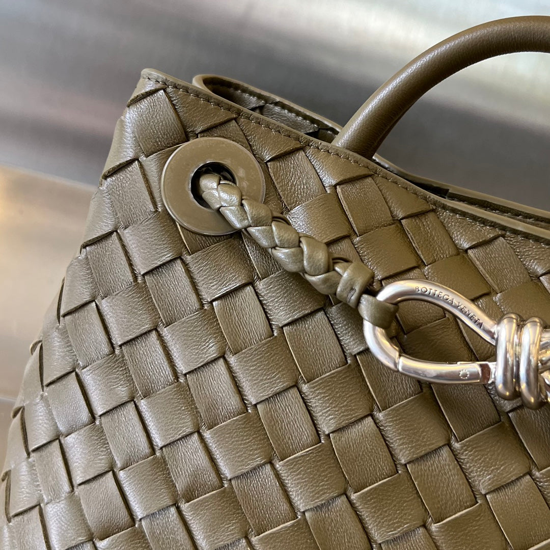 BV PETIT ANDIAMO 25CM CUIR D'AGNEAU OLIVE FONCÉ 